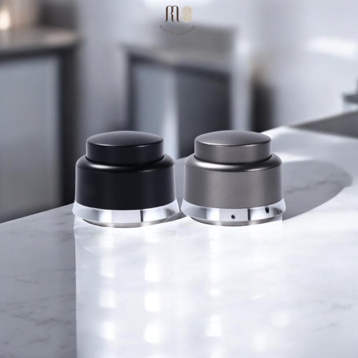 موزع اسود و رصاصي ، مقاس 53 و 58